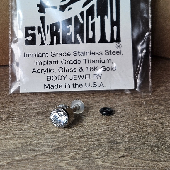 TITANIUM FACETED GEM PLUGS - WHITE CZ size 12g - Picture 2 of 10